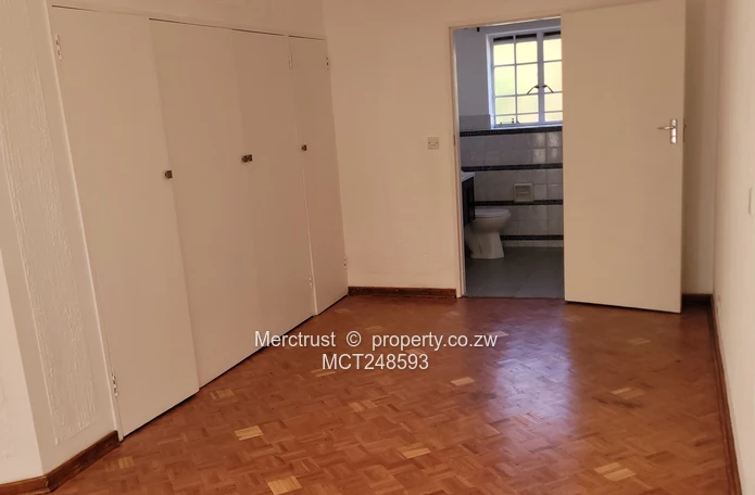 Secure duplex townhouse (Sole Mandate)