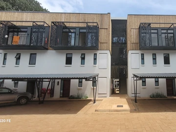 2 Bedroom Flat & Apartment