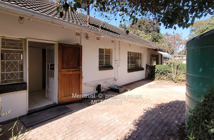 Newly renovated simplex garden flat! (Sole Mandate)