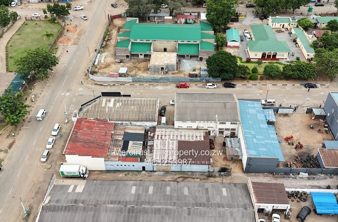 Valuable commercial space!