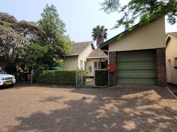 Immaculate 3 bedroom garden flat!