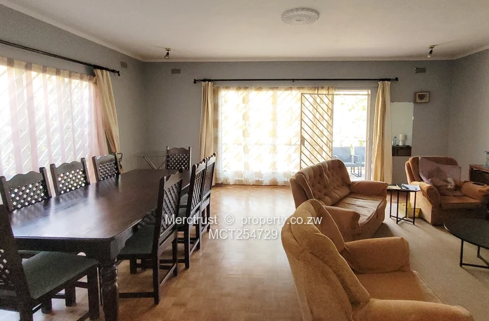 Spacious, immaculate garden flat! (Sole Mandate)