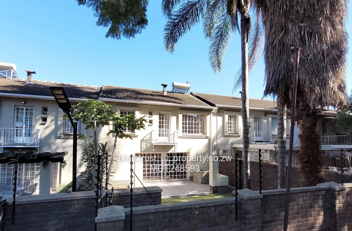 Secure duplex townhouse (Sole Mandate)