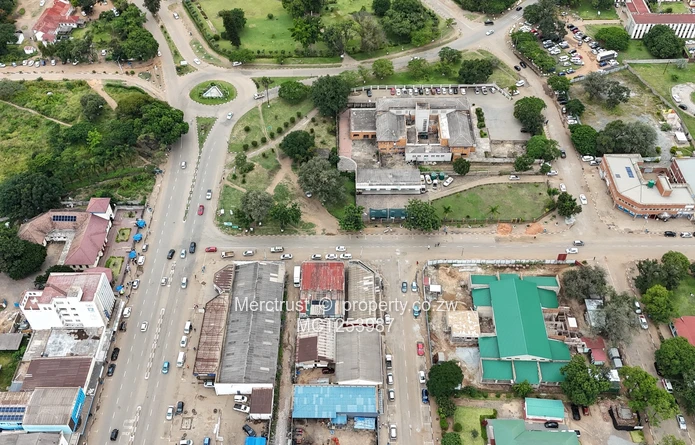 Valuable commercial space!