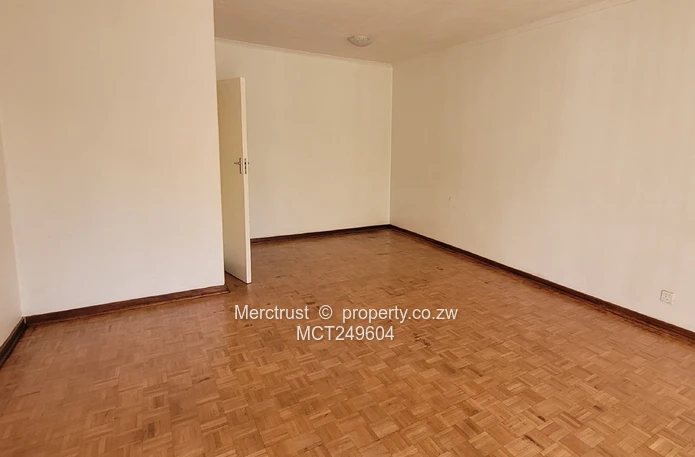 Newly renovated simplex garden flat! (Sole Mandate)