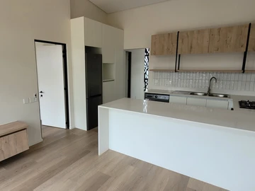 2 Bedroom Flat & Apartment